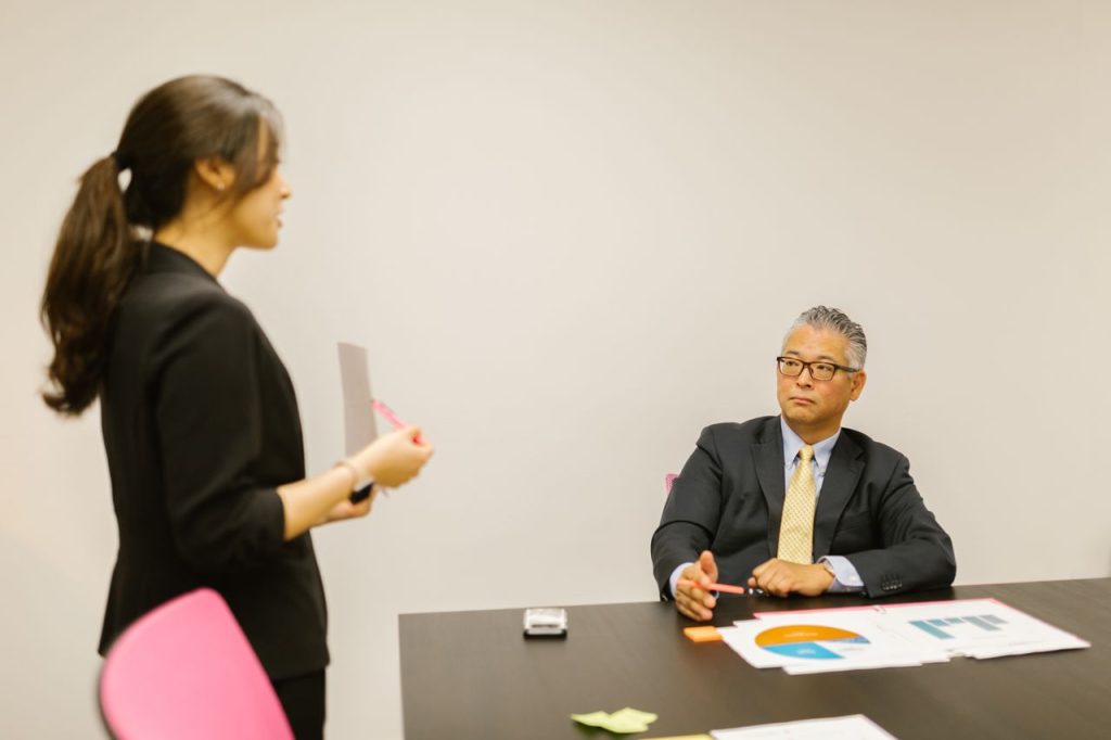 M&A仲介会社の選び方とは？手数料の仕組みと比較するときの5つのポイントを解説