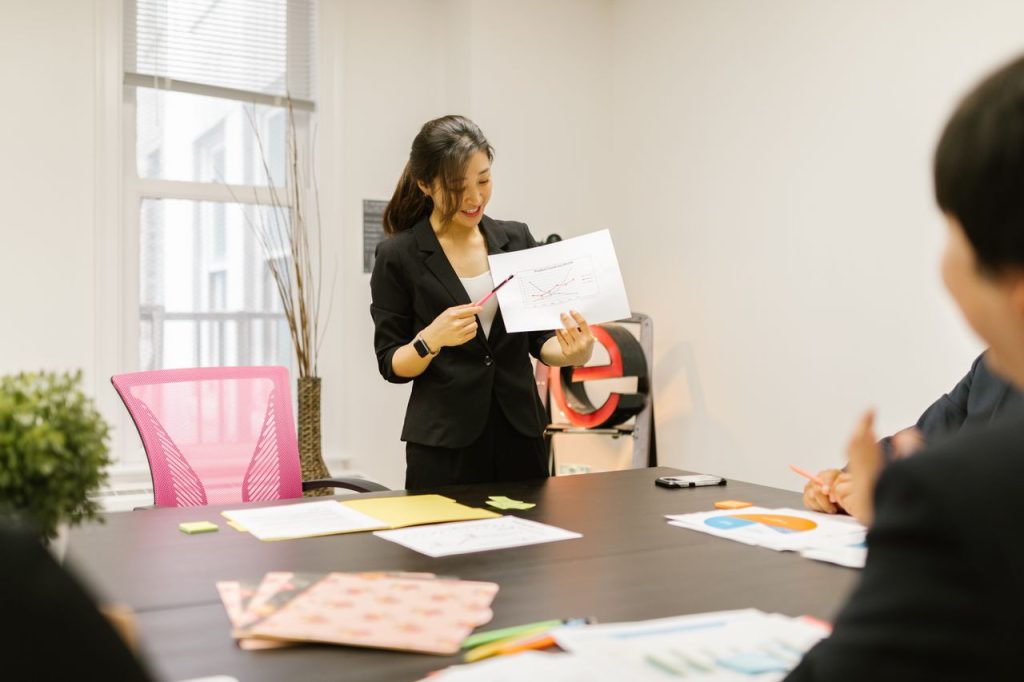 会社売却の相場はいくら？売却価格の計算方法と高く売るためのポイントを解説