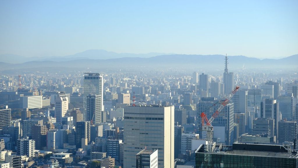 建設工事が進む街並み
