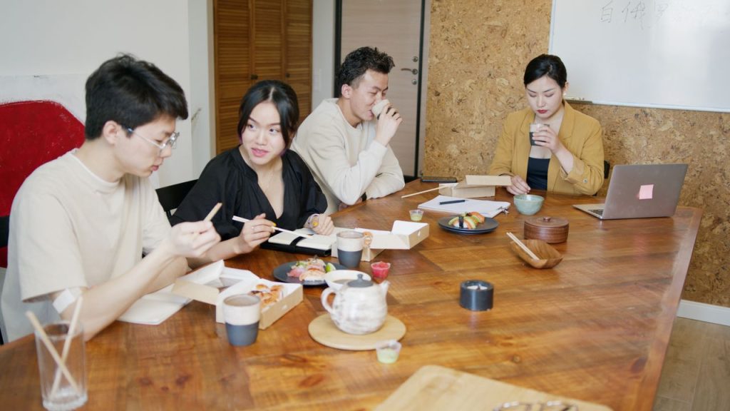 MBO・EBOとは？経営陣や従業員に会社を引き継ぐ方法と、資金の準備・進め方を解説
