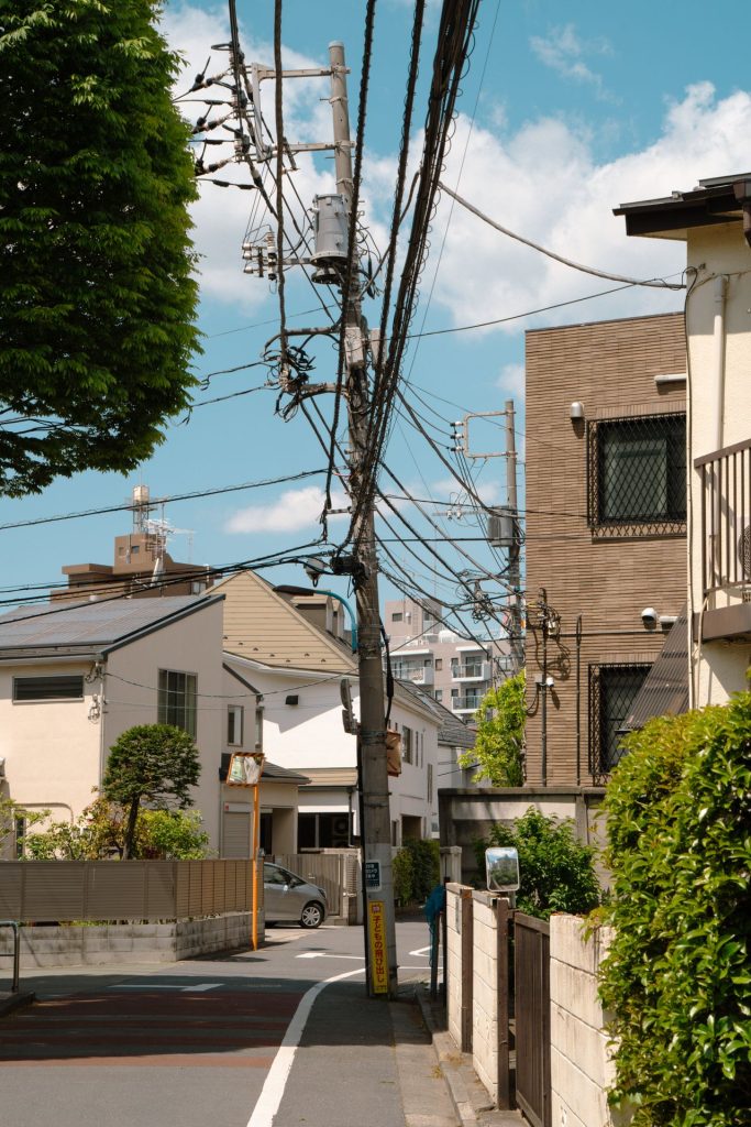 電気工事会社のM&A｜売却を考える経営者と仲介会社の相談で分かる、許可・資格者・取引先の引き継ぎ方