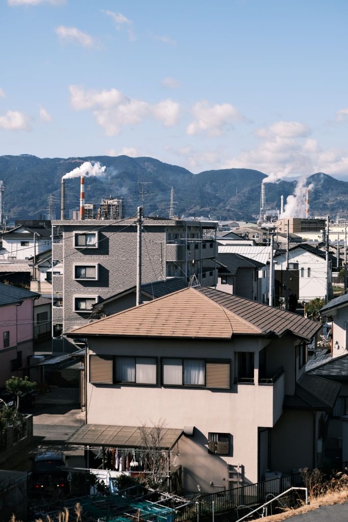 工場と住まいが並ぶ街並み